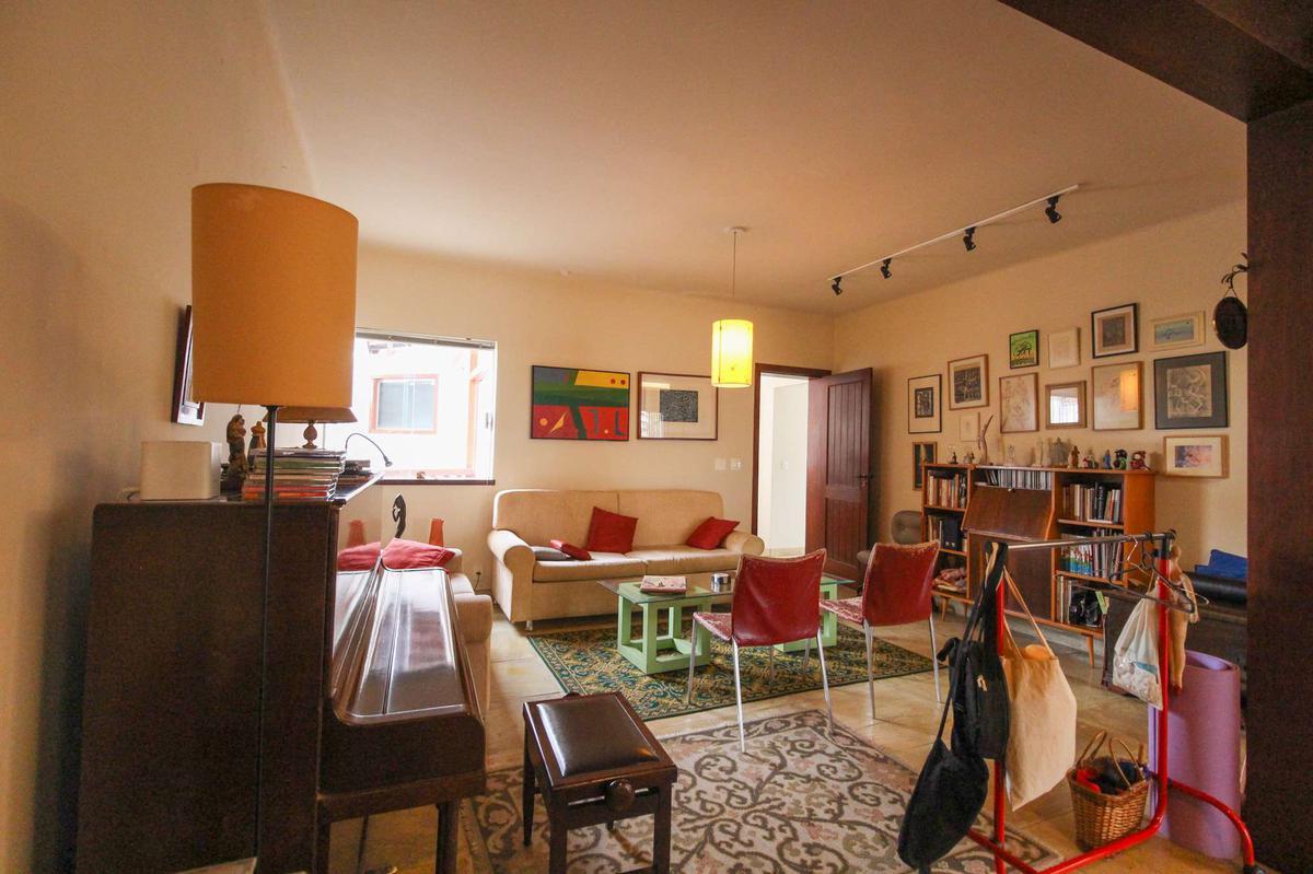 Casa, Serra, 4 Quartos, 5 Vagas, 1 Suíte