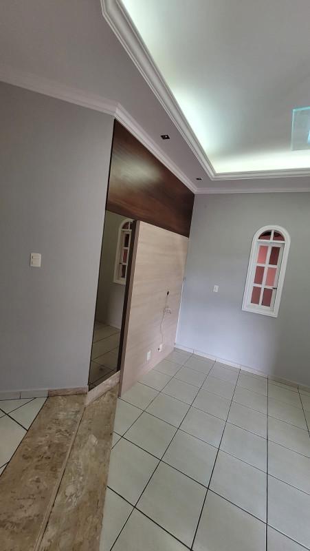 Casa, Tirol (barreiro), 3 Quartos, 2 Vagas, 1 Suíte