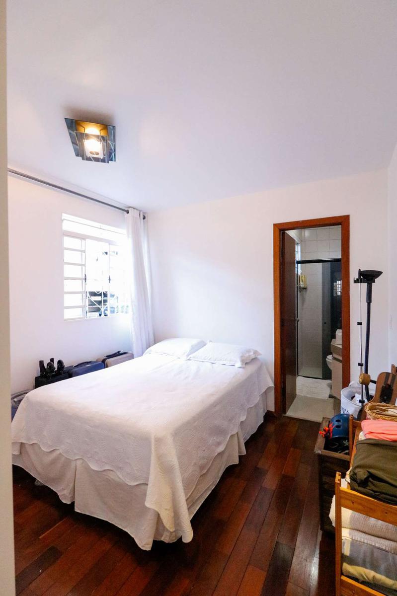 Casa, Buritis, 2 Quartos, 2 Vagas, 1 Suíte