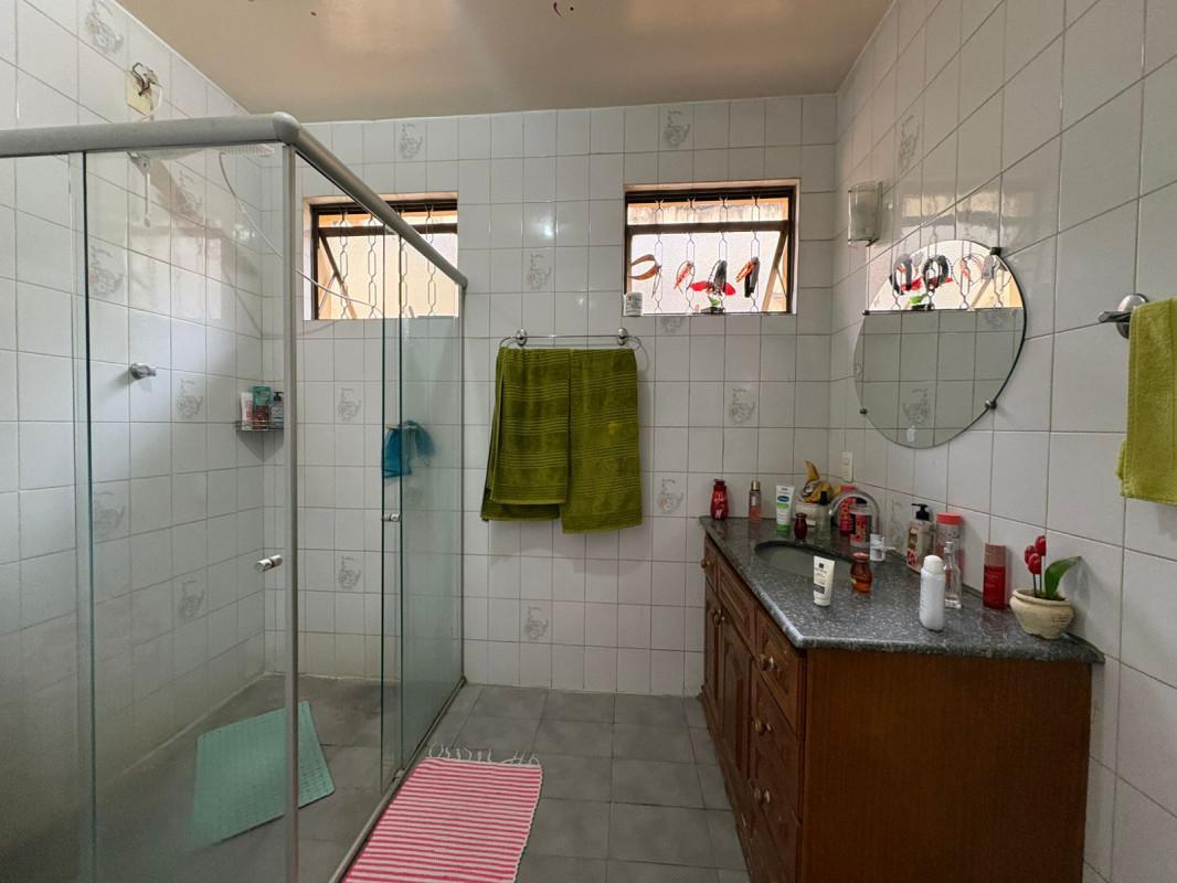 Casa, Dona Clara, 3 Quartos, 4 Vagas, 1 Suíte