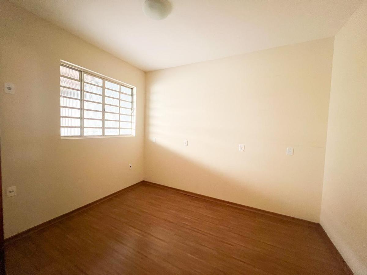 Casa, Alípio de Melo, 3 Quartos, 4 Vagas, 1 Suíte