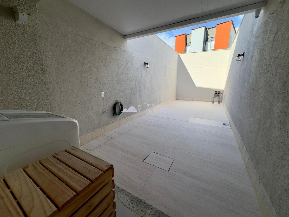 Casa, Santa Mônica, 2 Quartos, 2 Vagas, 2 Suítes