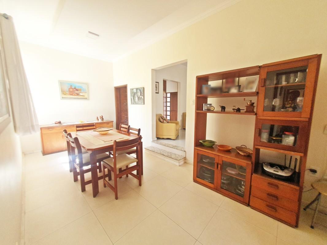 Casa, Jardim América, 4 Quartos, 4 Vagas, 1 Suíte