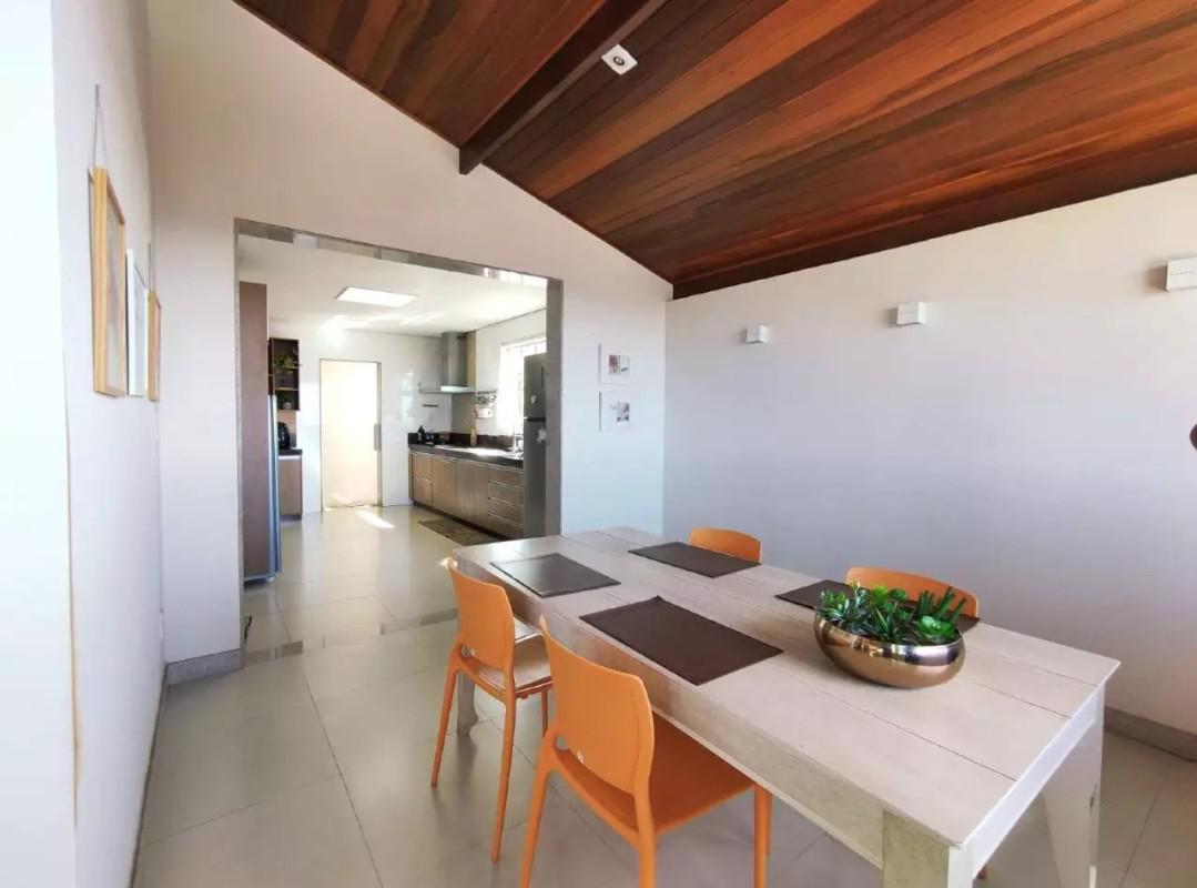 Casa, Buritis, 4 Quartos, 3 Vagas, 2 Suítes