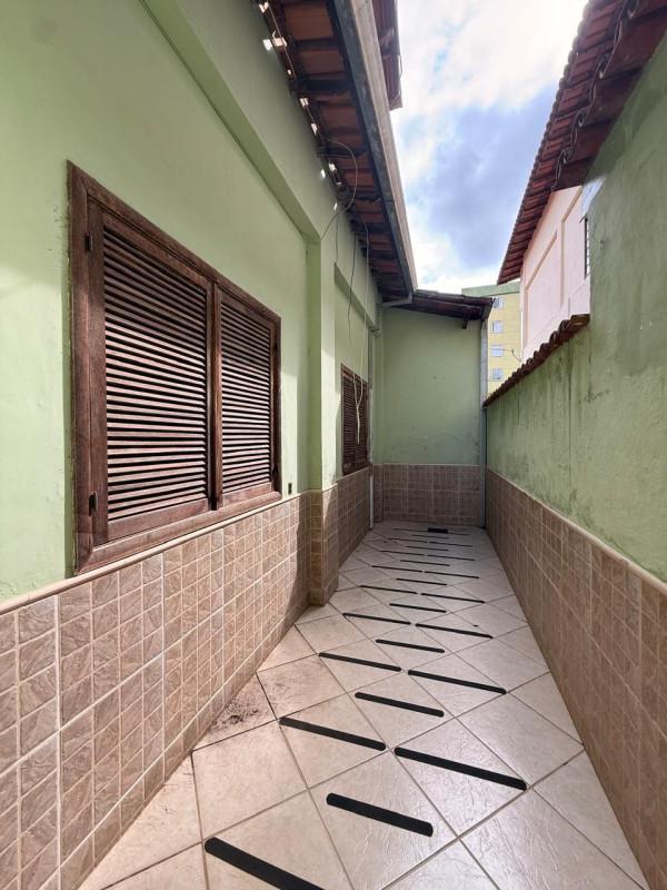 Casa, Sagrada Família, 3 Quartos, 2 Vagas, 2 Suítes