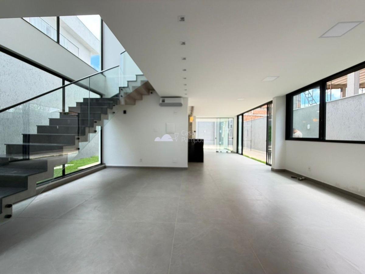 Casa, Trevo, 4 Quartos, 3 Vagas, 3 Suítes