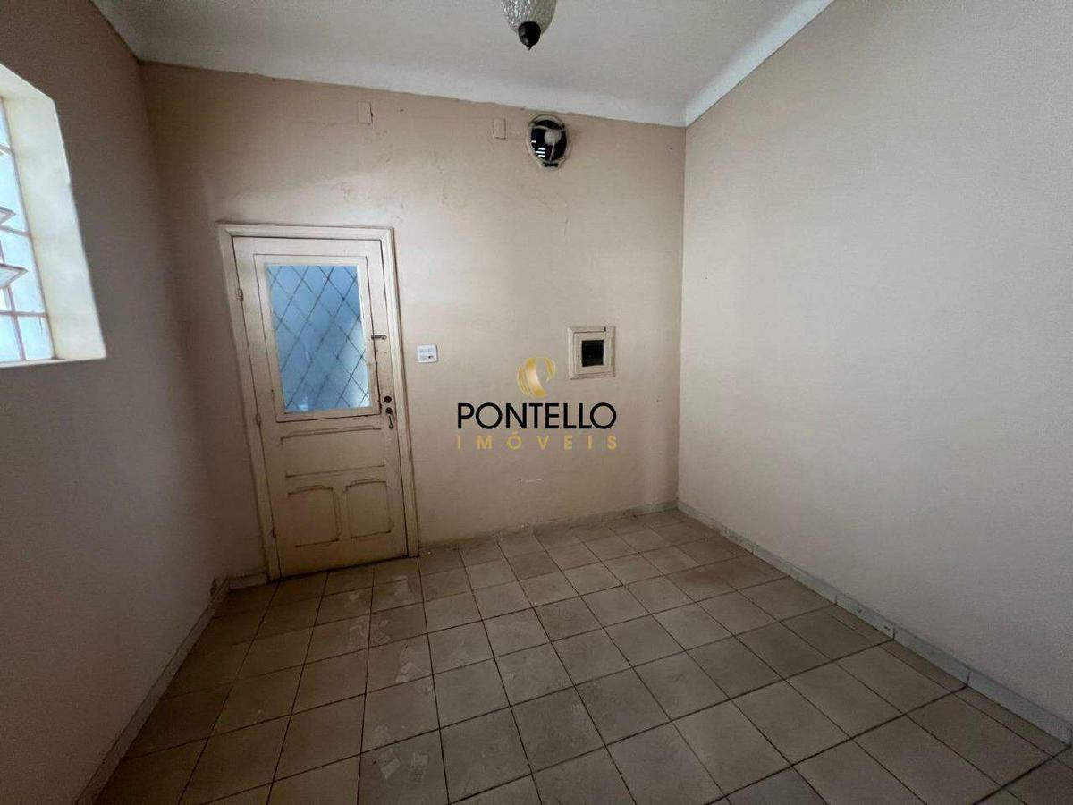 Casa, Centro, 4 Quartos, 2 Vagas, 1 Suíte