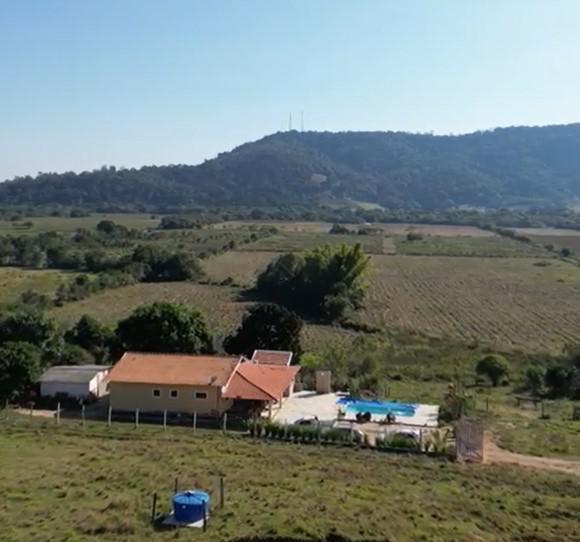 Fazenda, Zona Rural, 2 Quartos, 0 Vaga, 2 Suítes