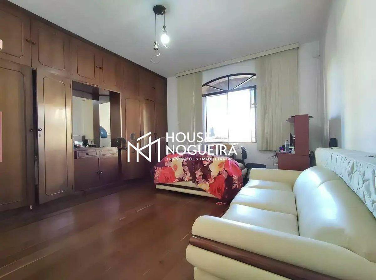 Casa, Barreiro, 4 Quartos, 2 Vagas, 1 Suíte