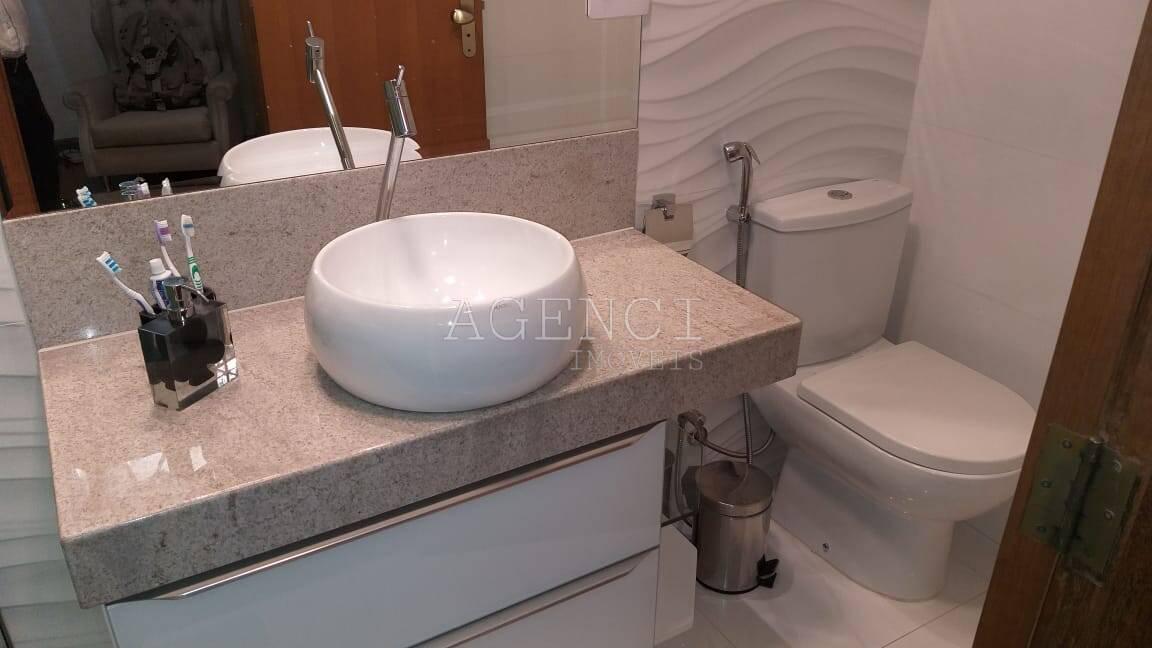 Casa, Camargos, 4 Quartos, 0 Vaga, 2 Suítes