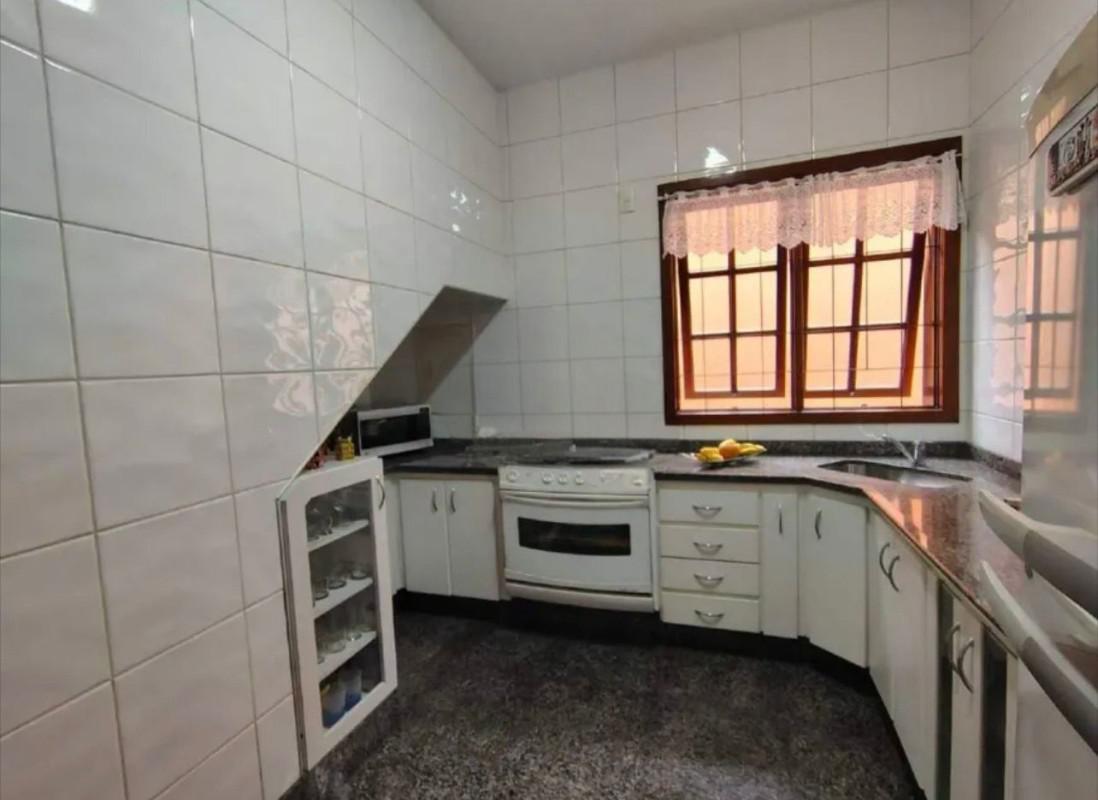 Casa, Tirol, 4 Quartos, 3 Vagas, 2 Suítes