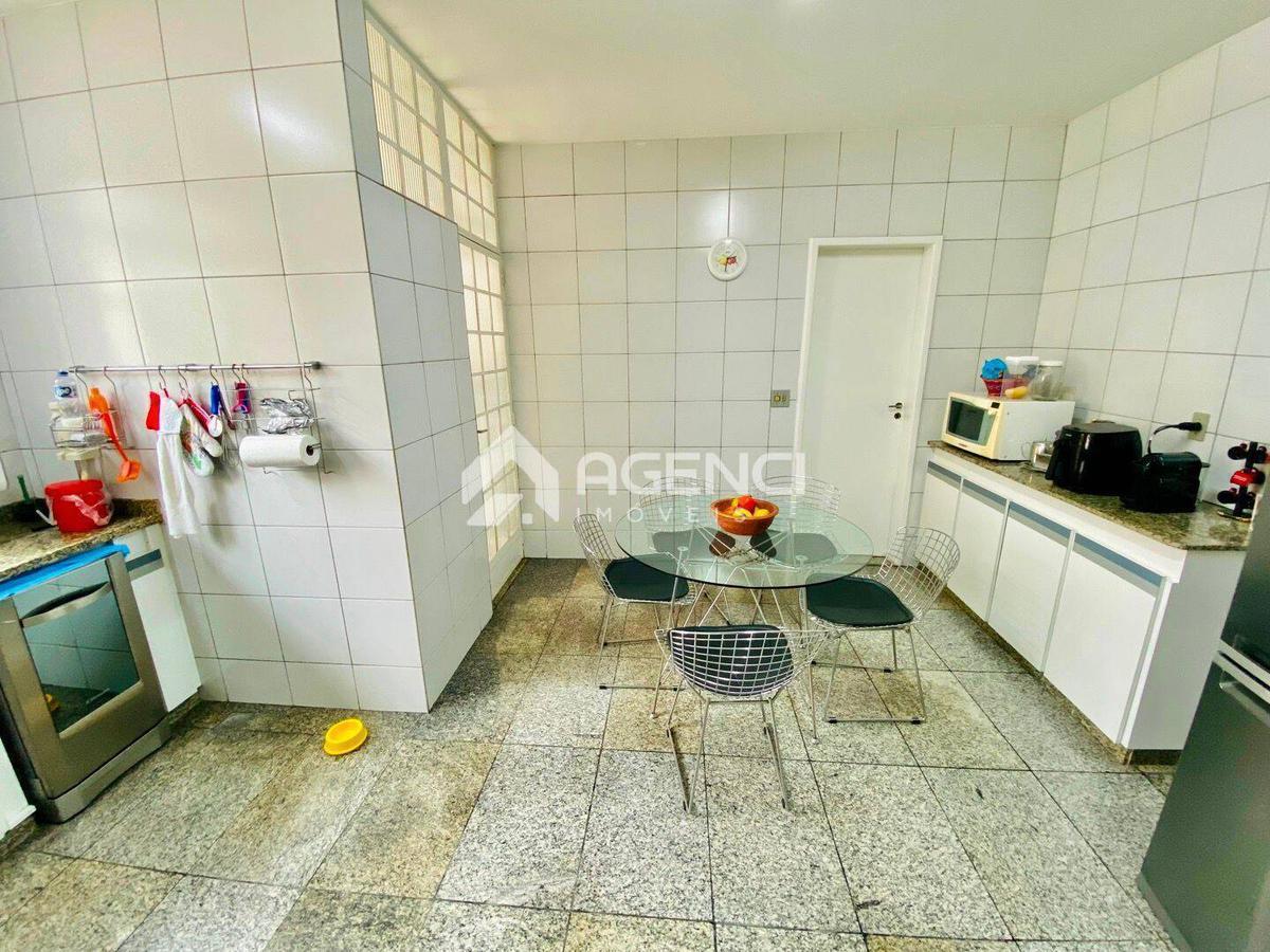 Casa, Bandeirantes (pampulha), 4 Quartos, 0 Vaga, 1 Suíte