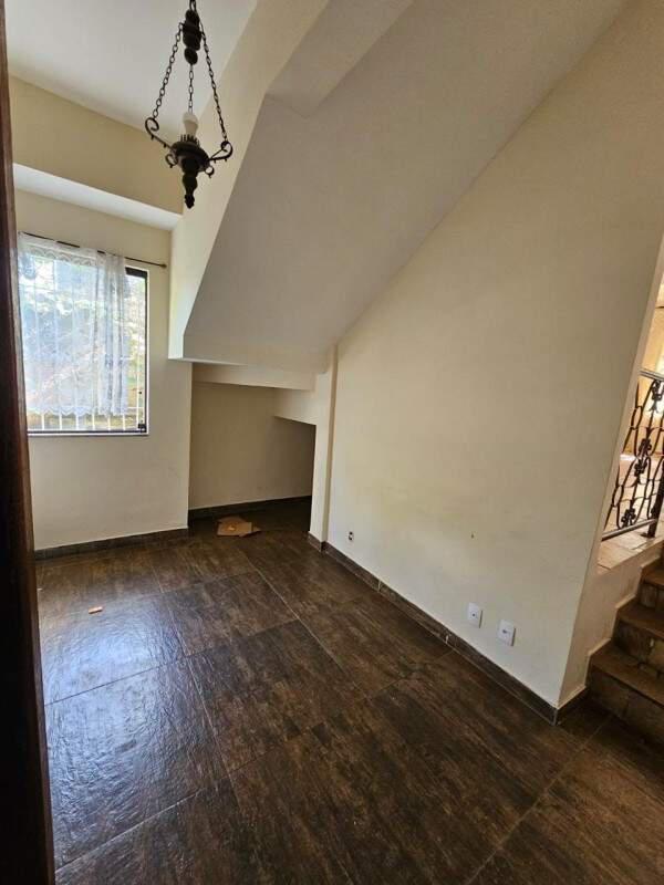 Casa, Camargos, 3 Quartos, 2 Vagas, 1 Suíte