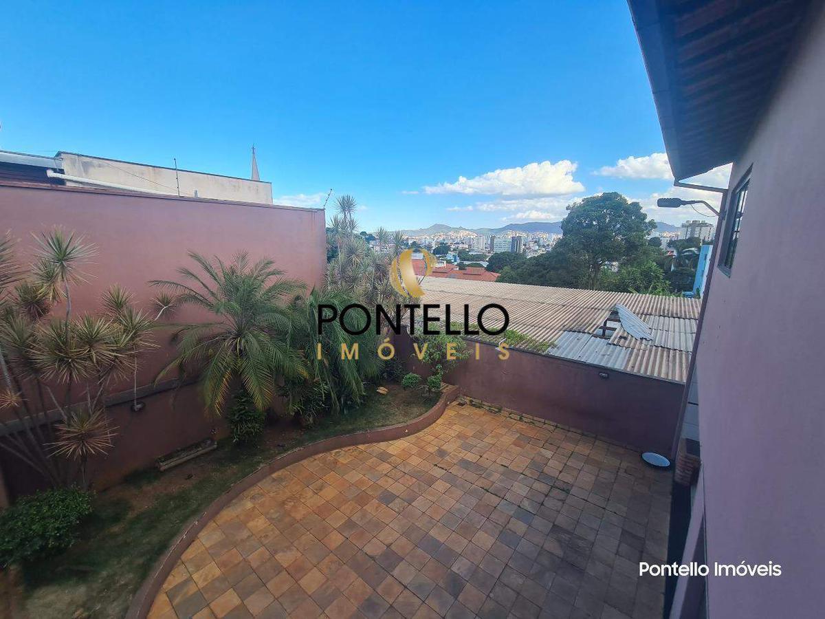 Casa, Caiçaras, 5 Quartos, 4 Vagas, 1 Suíte