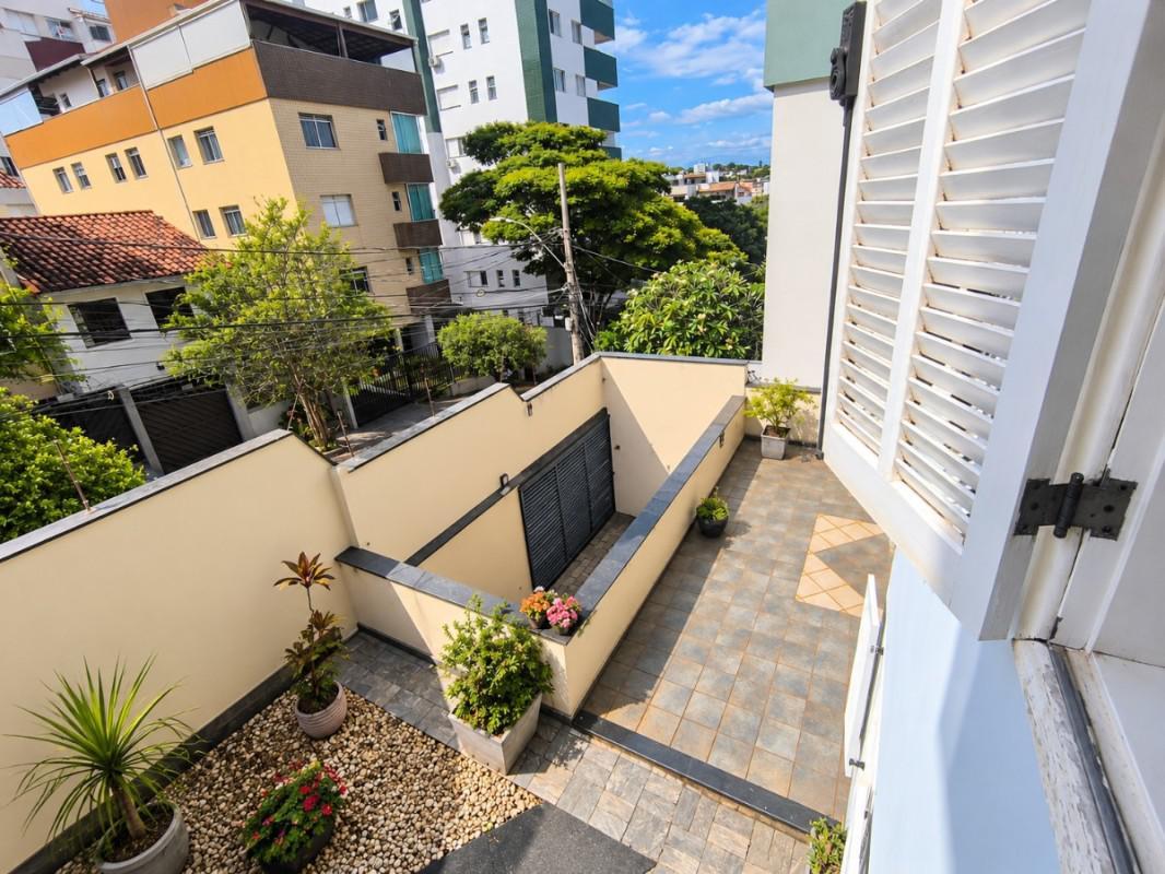 Casa, Fernão Dias, 3 Quartos, 5 Vagas, 1 Suíte