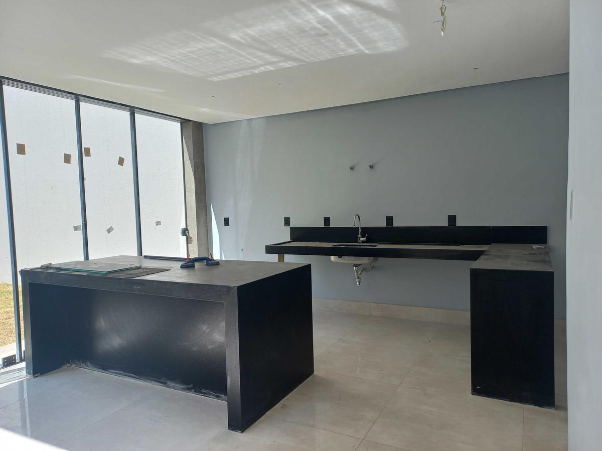 Casa, Fernão Dias, 4 Quartos, 6 Vagas, 1 Suíte