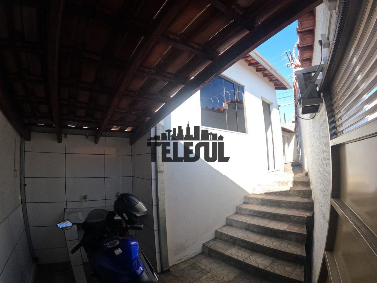 Casa, Pinheiros, 4 Quartos, 2 Vagas, 1 Suíte