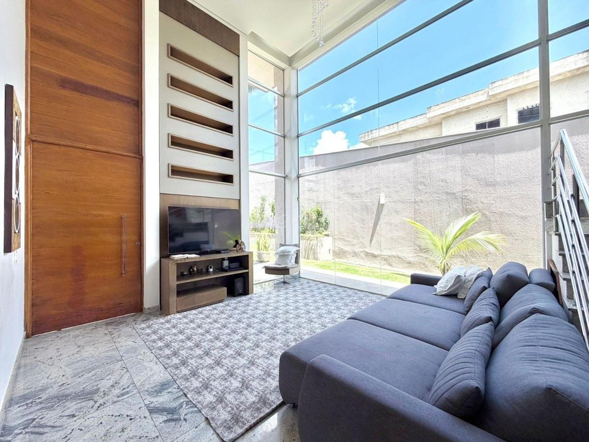Casa, Trevo, 5 Quartos, 6 Vagas, 2 Suítes