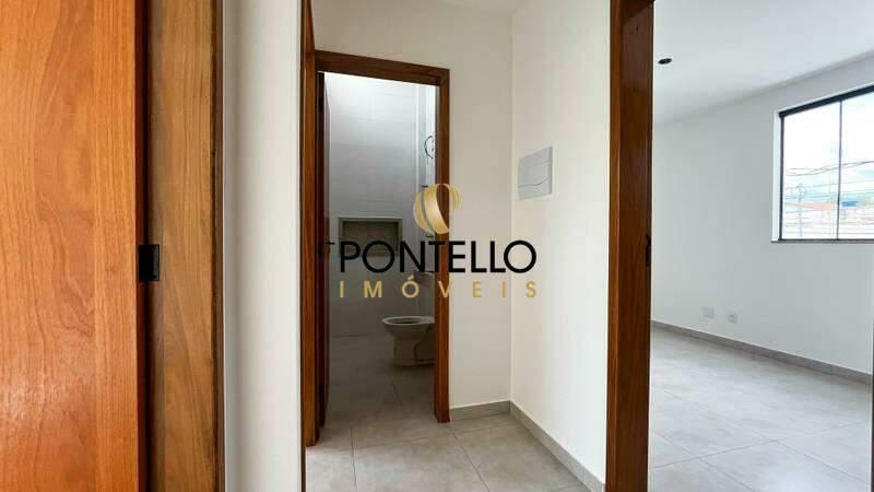 Casa, Candelária, 3 Quartos, 0 Vaga, 1 Suíte