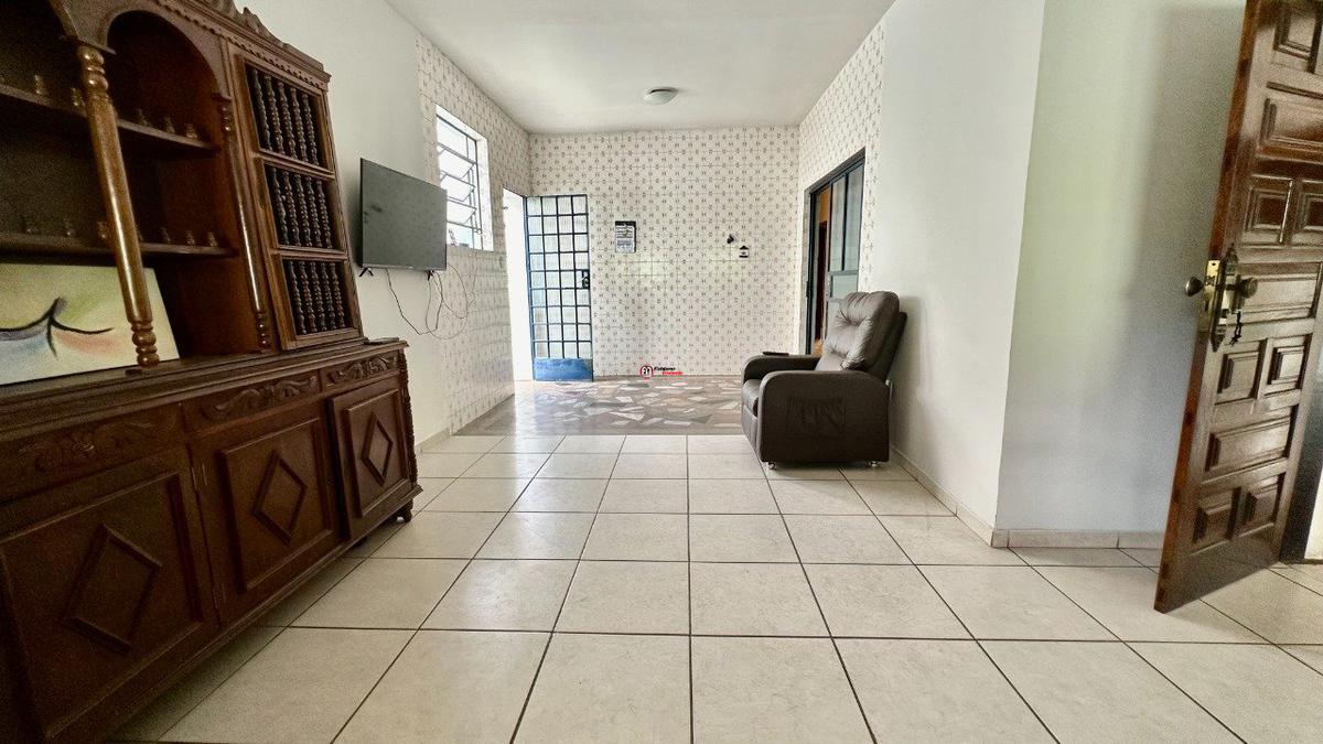 Casa, Planalto, 6 Quartos, 5 Vagas, 1 Suíte