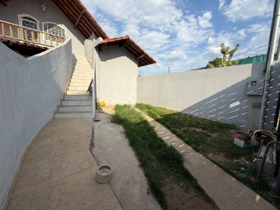 Casa, Ressaca, 2 Quartos, 2 Vagas