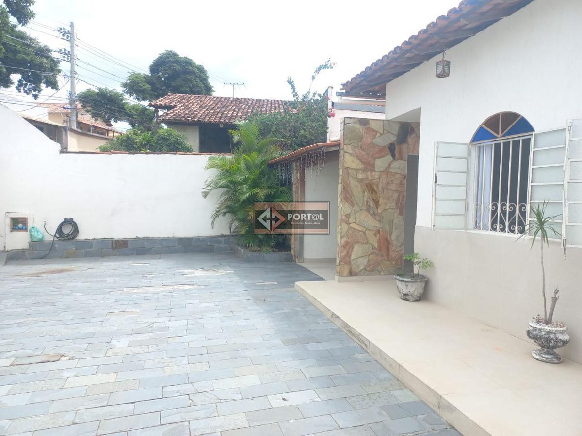 Casa, Vila Clóris, 3 Quartos, 4 Vagas, 1 Suíte