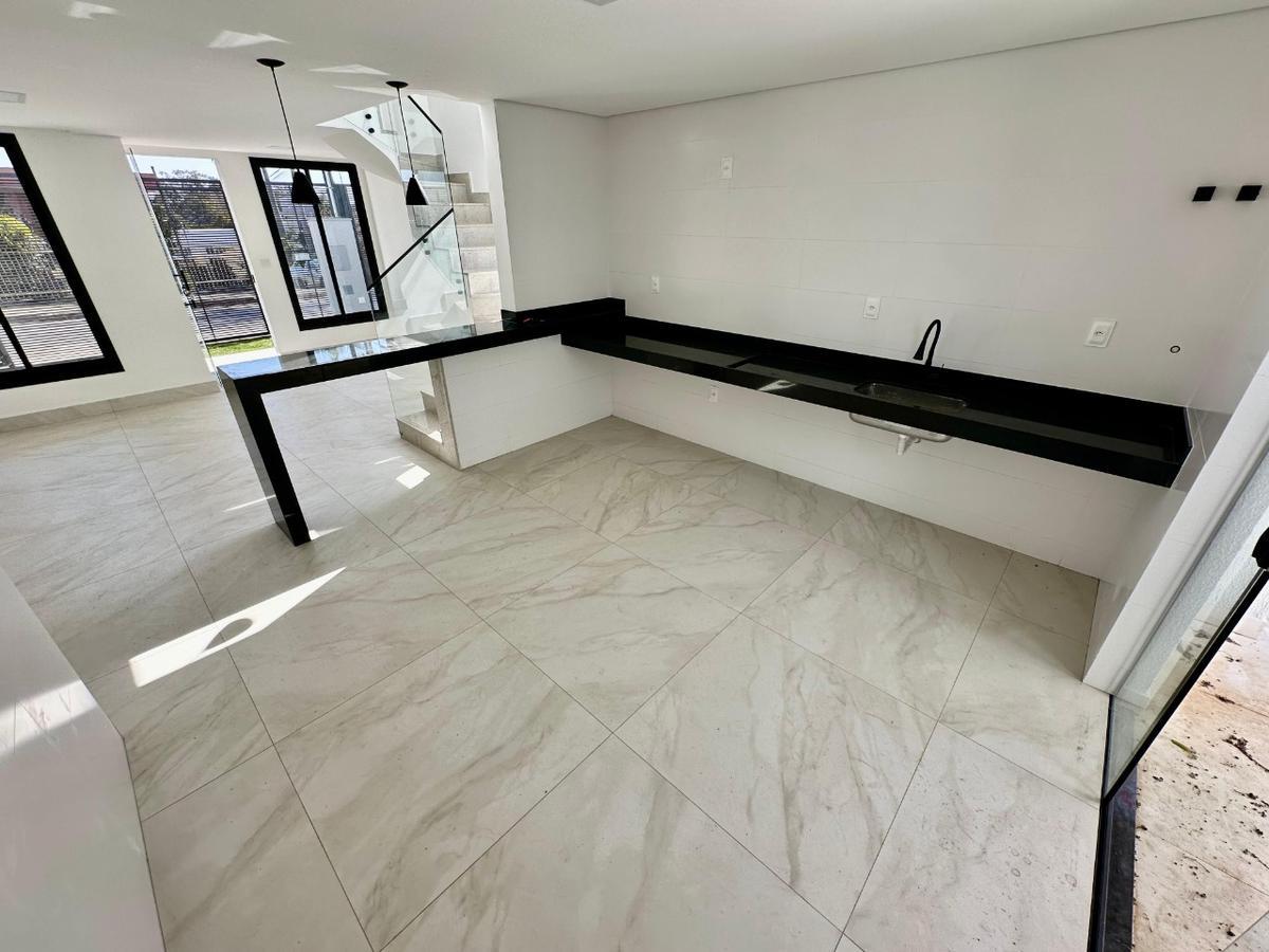 Casa, Planalto, 3 Quartos, 2 Vagas, 1 Suíte