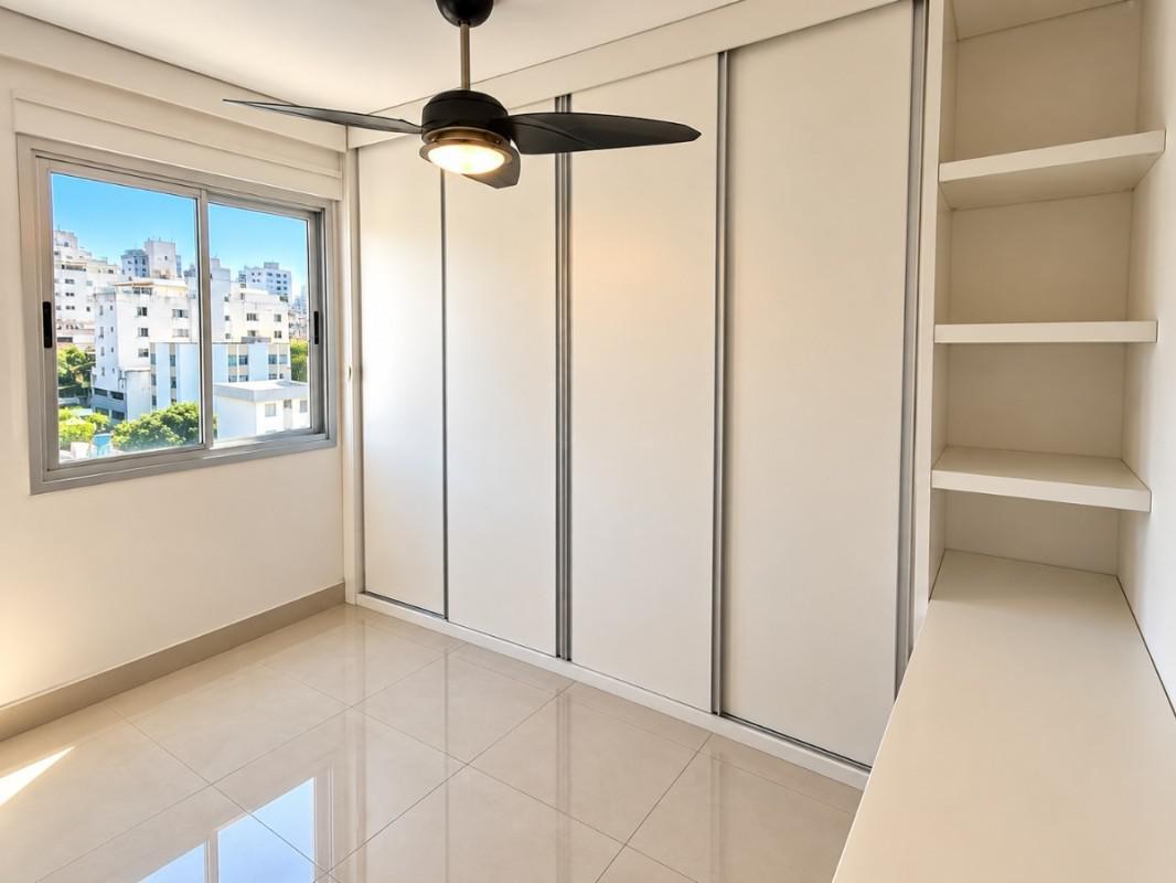 Apartamento, Sagrada Família, 2 Quartos, 2 Vagas, 1 Suíte