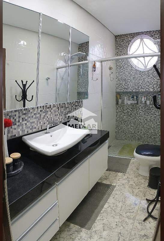 Casa, Sagrada Família, 4 Quartos, 1 Vaga