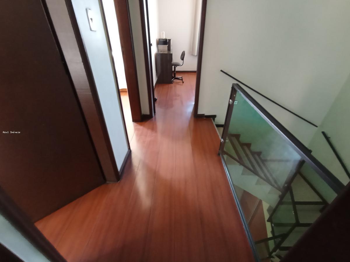 Casa, Santa Branca, 3 Quartos, 2 Vagas, 1 Suíte