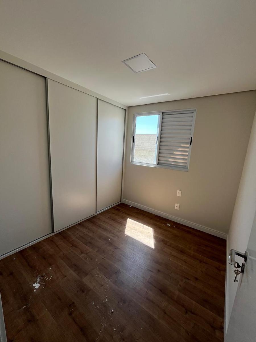 Apartamento, Floresta, 3 Quartos, 2 Vagas, 1 Suíte
