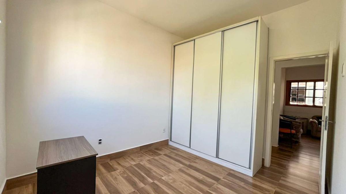 Apartamento, Floresta, 6 Quartos, 0 Vaga, 1 Suíte