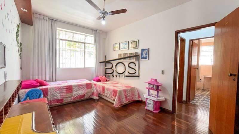 Casa, Serra, 4 Quartos, 2 Vagas, 2 Suítes