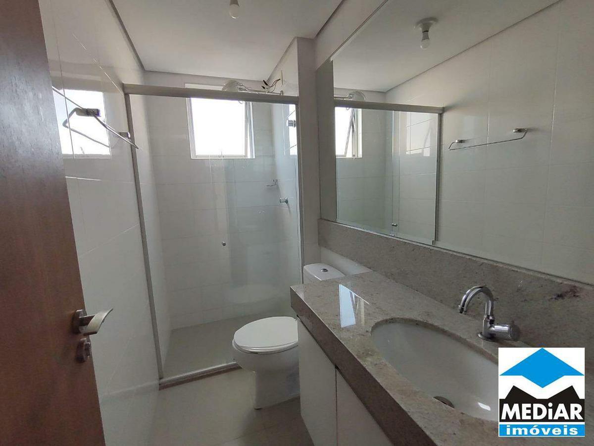 Apartamento, Floresta, 2 Quartos, 2 Vagas, 1 Suíte