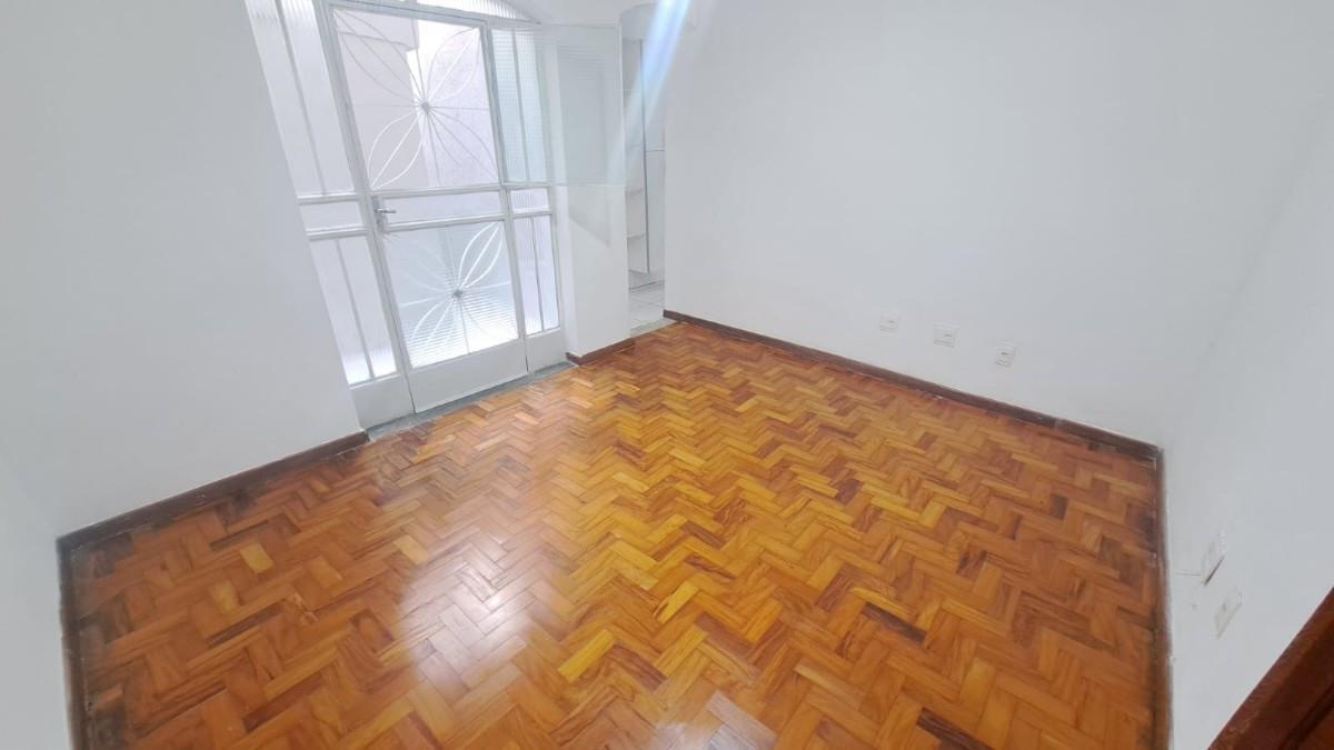 Apartamento, Sagrada Família, 2 Quartos, 1 Vaga