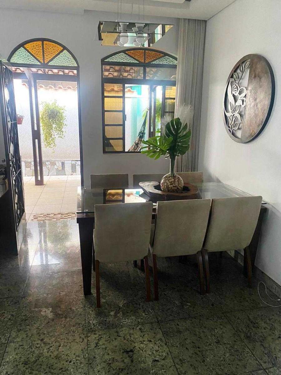 Casa, João Pinheiro, 3 Quartos, 5 Vagas, 1 Suíte