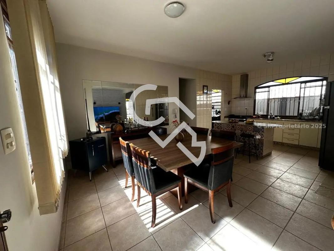 Casa, Nova Granada, 5 Quartos, 6 Vagas, 1 Suíte