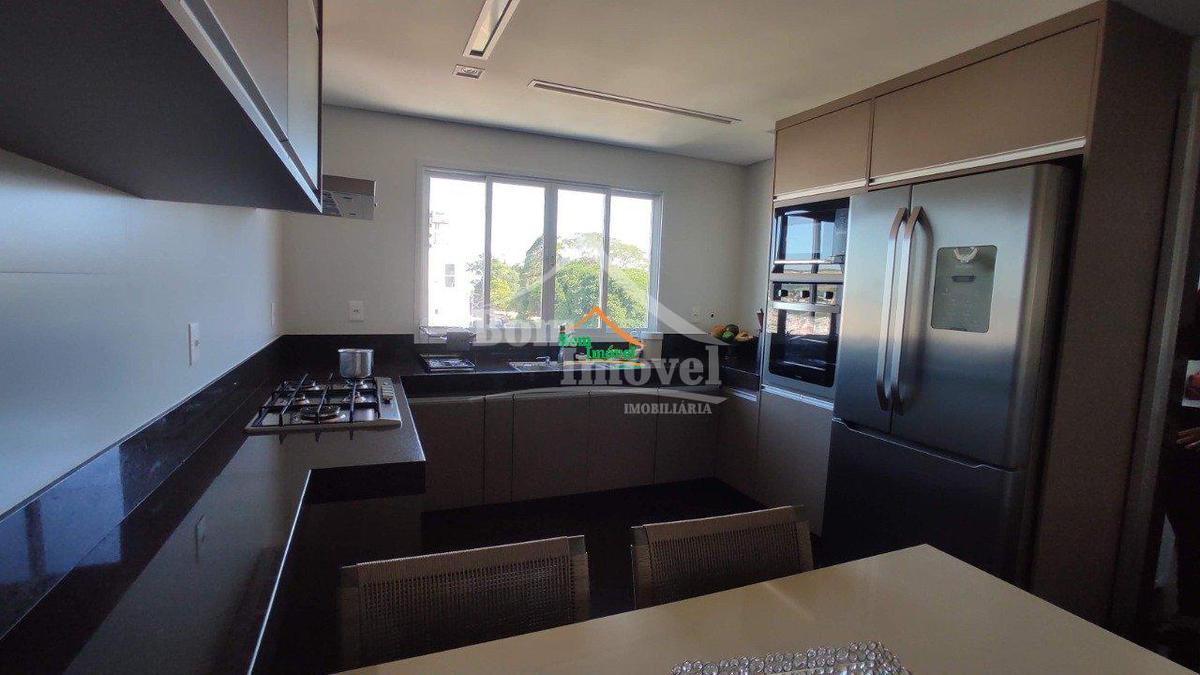 Apartamento, Centro, 4 Quartos, 3 Vagas, 4 Suítes