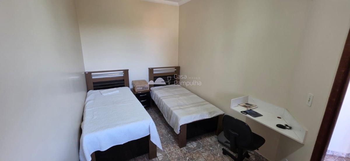 Casa, Trevo, 4 Quartos, 2 Vagas, 1 Suíte