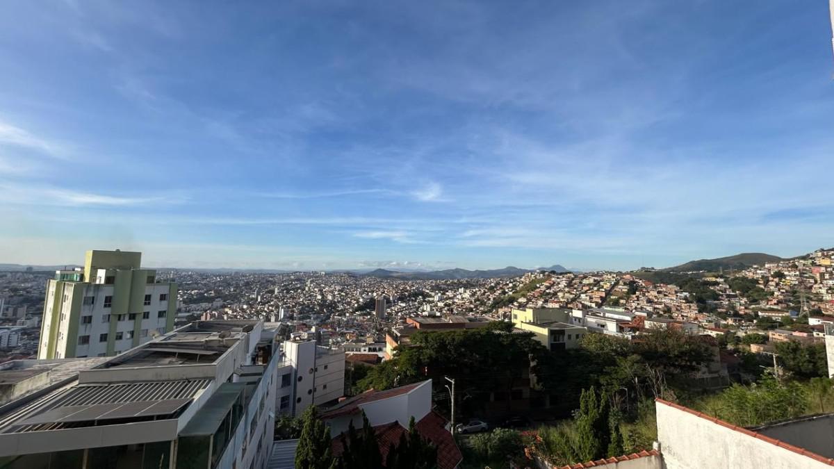 Casa Comercial, São Lucas, 5 Quartos, 4 Vagas, 1 Suíte