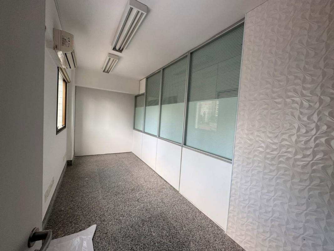 Sala, Savassi, 0 Quarto, 2 Vagas