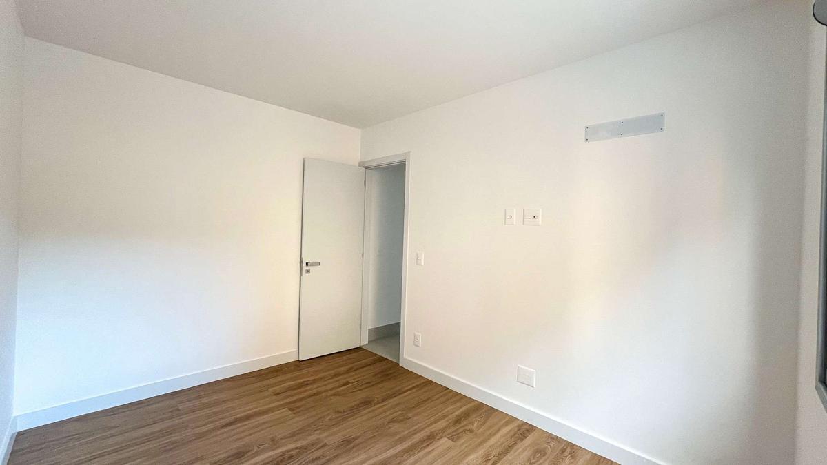 Apartamento, Sagrada Família, 3 Quartos, 2 Vagas, 1 Suíte