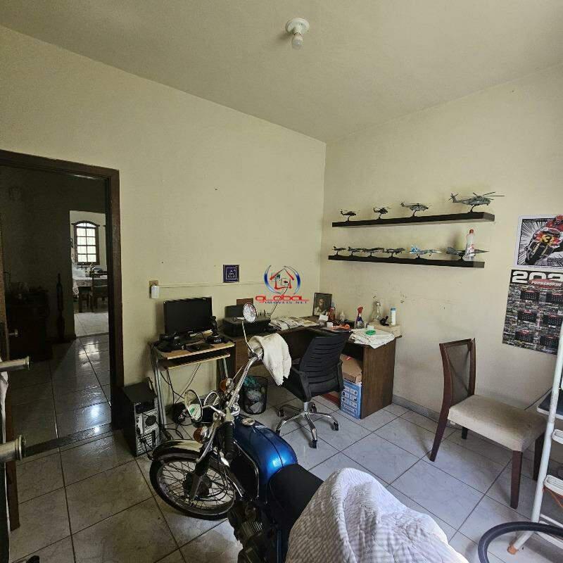 Casa, Braúnas, 4 Quartos, 7 Vagas, 1 Suíte