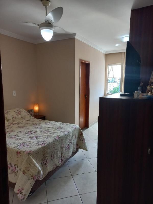Casa, Santa Cruz Industrial, 3 Quartos, 2 Vagas, 1 Suíte