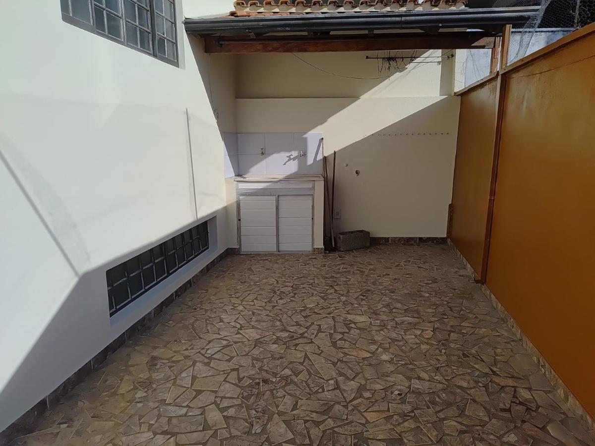 Quitinete, Centro, 1 Quarto, 0 Vaga