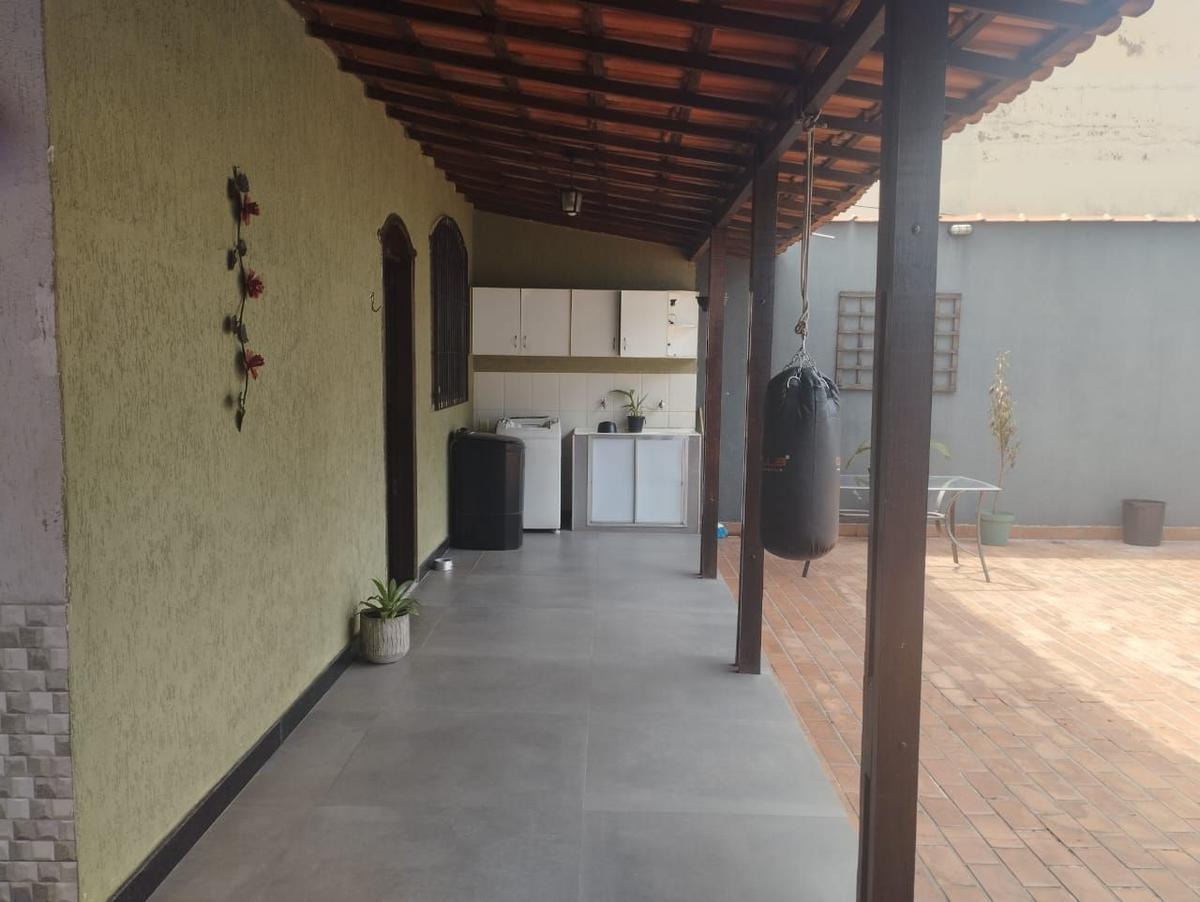 Casa, Santa Cruz, 3 Quartos, 7 Vagas, 1 Suíte