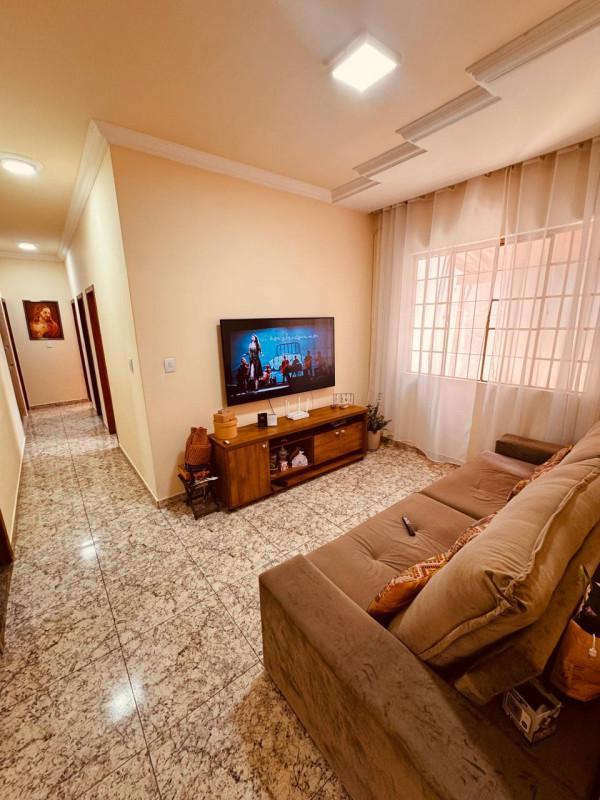 Casa, Jardim Riacho das Pedras, 3 Quartos, 4 Vagas, 1 Suíte