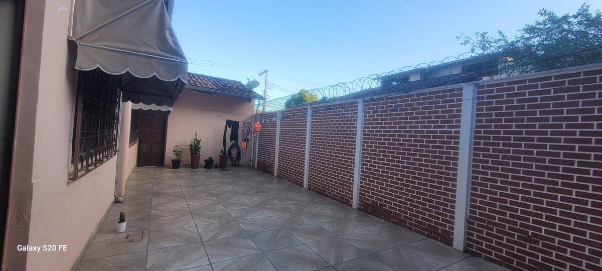 Casa, Quitandinha, 3 Quartos, 4 Vagas, 1 Suíte