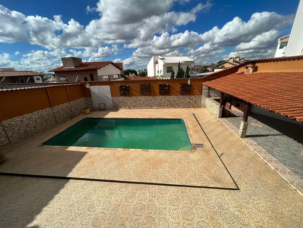 Casa, Fonte Grande, 4 Quartos, 7 Vagas, 2 Suítes