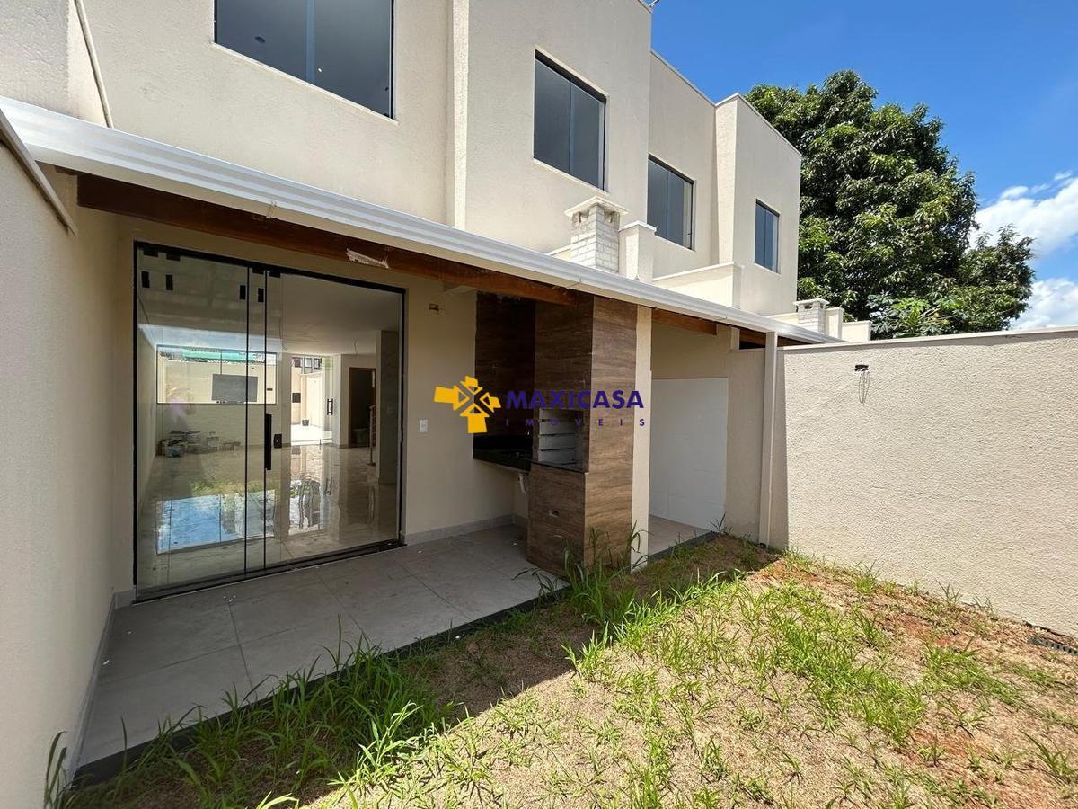 Casa, Santa Branca, 3 Quartos, 4 Vagas, 1 Suíte